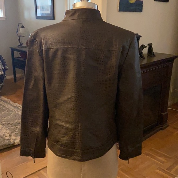 NWOT Valerie Stevens 100% genuine leather zippered moto jacket w/ great pockets. - Picture 9 of 13